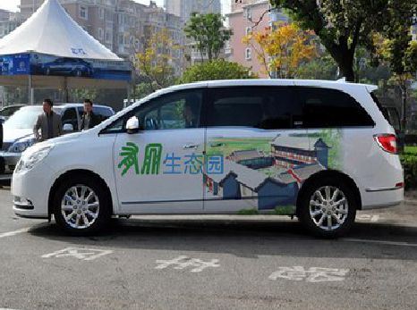 浠水户外车贴喷绘如何保持效果?